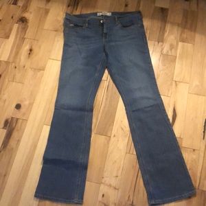 Hollister women’s low rise 11R bootcut jeans